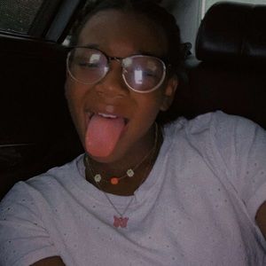 Meet your Posher, Camille